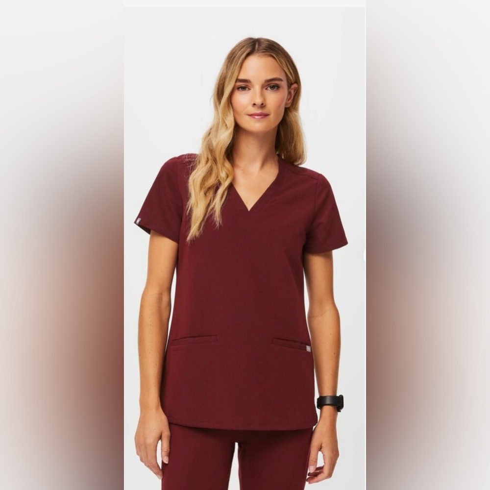 Figs Casma Burgundy Three-Pocket Scrub Top Size XLarge